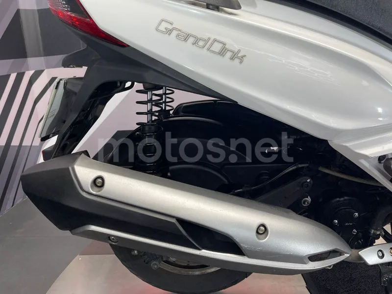 Kymco Grand Dink 300 - Vista 14