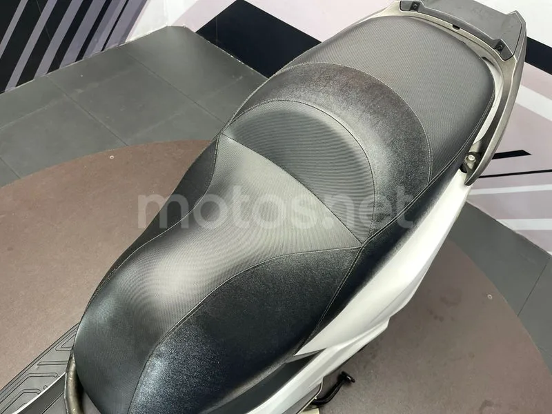 Kymco Grand Dink 300 - Vista 16