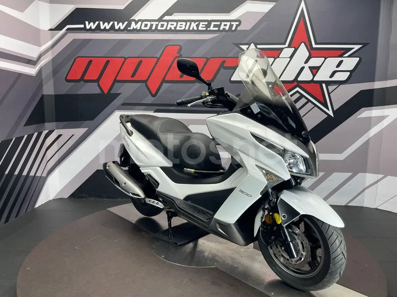Kymco Grand Dink 300 - Vista 5