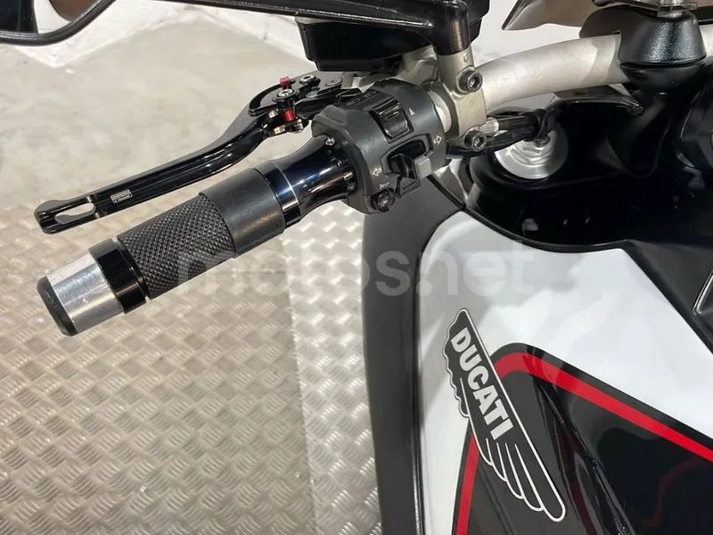 Ducati Diavel - Vista 12
