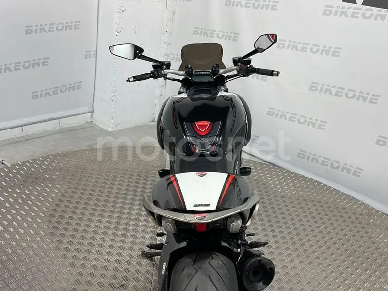 Ducati Diavel - Vista 9