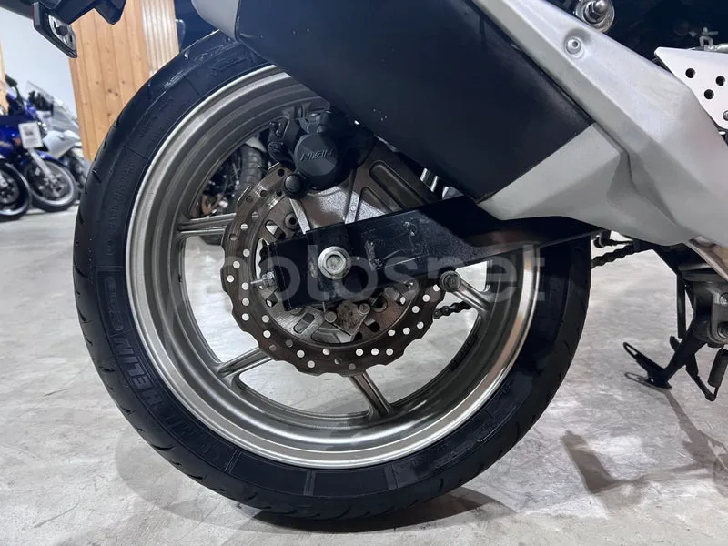 Kawasaki Z750 - Vista 11