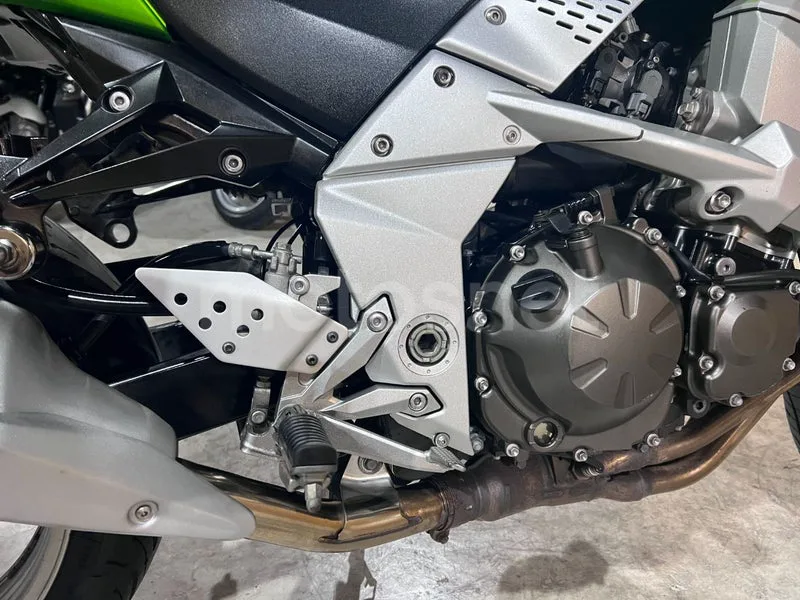 Kawasaki Z750 - Vista 13