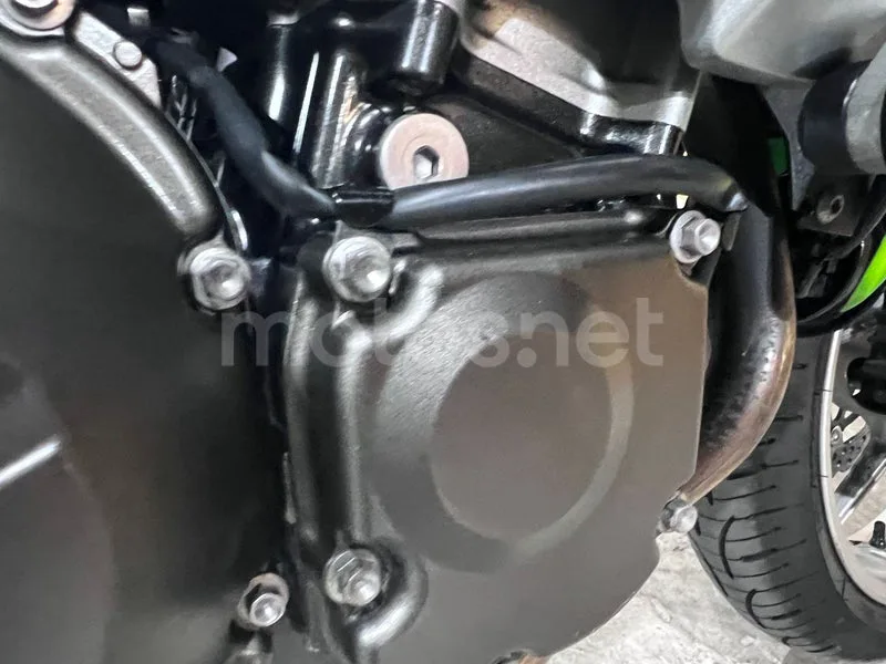 Kawasaki Z750 - Vista 15