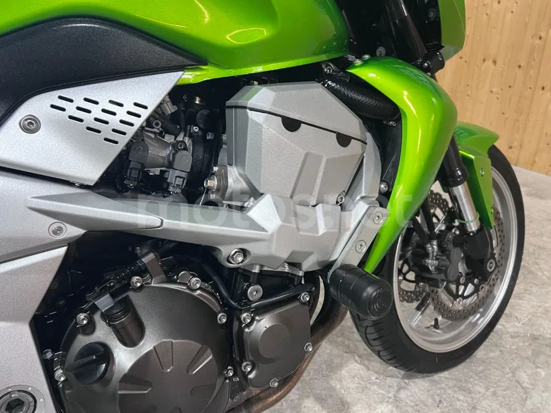 Kawasaki Z750 - Vista 16