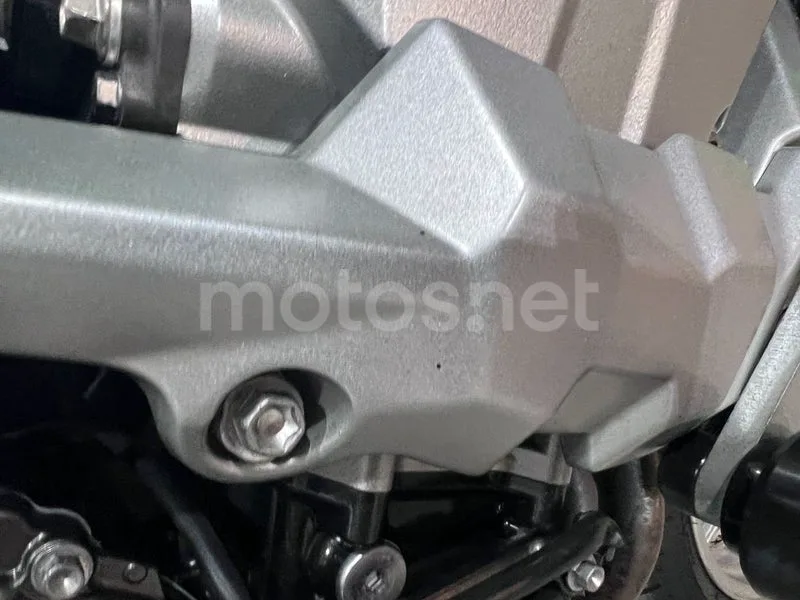 Kawasaki Z750 - Vista 17