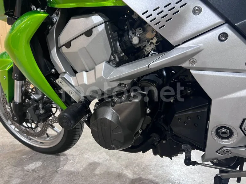 Kawasaki Z750 - Vista 20