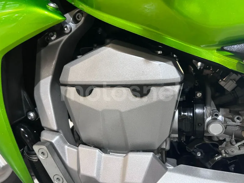 Kawasaki Z750 - Vista 23
