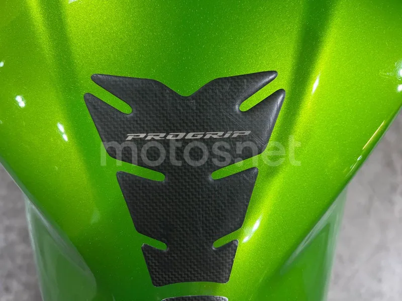 Kawasaki Z750 - Vista 32