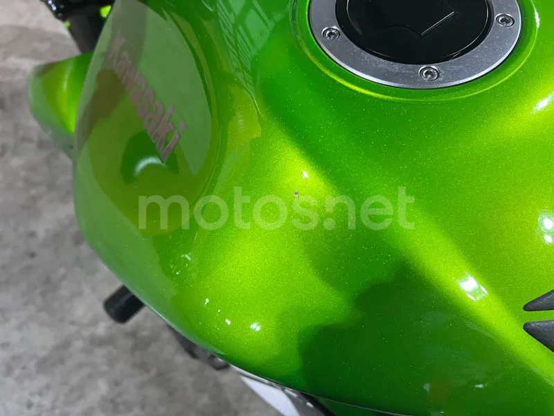Kawasaki Z750 - Vista 36