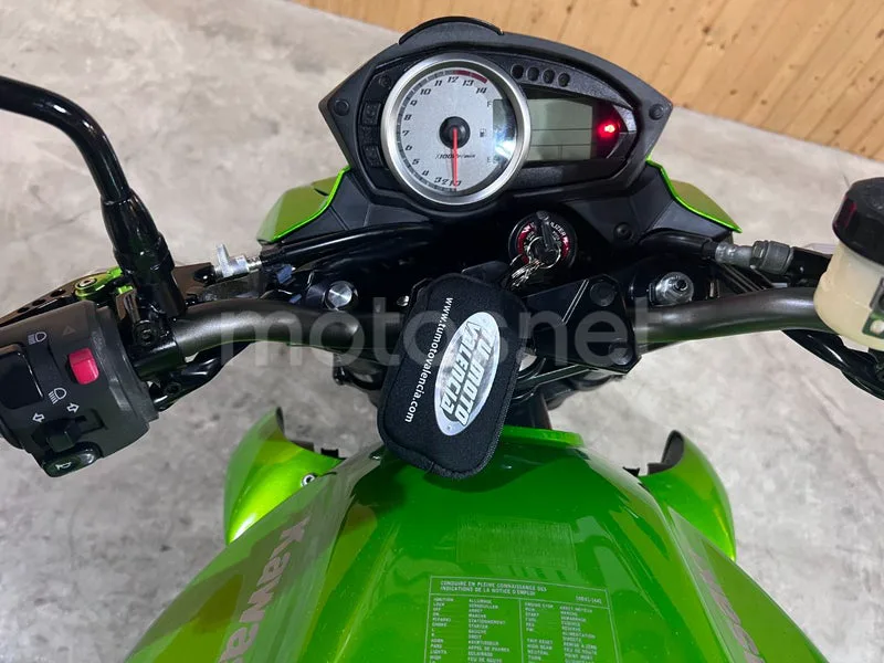 Kawasaki Z750 - Vista 38