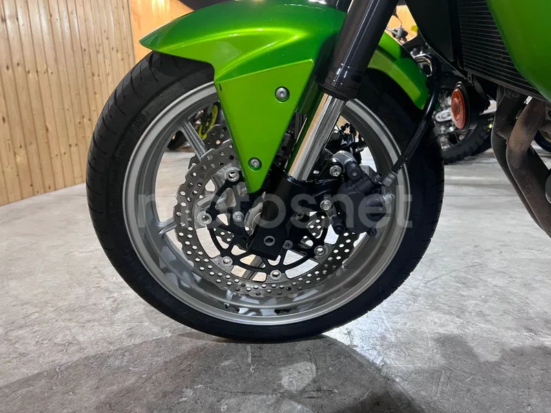 Kawasaki Z750 - Vista 46