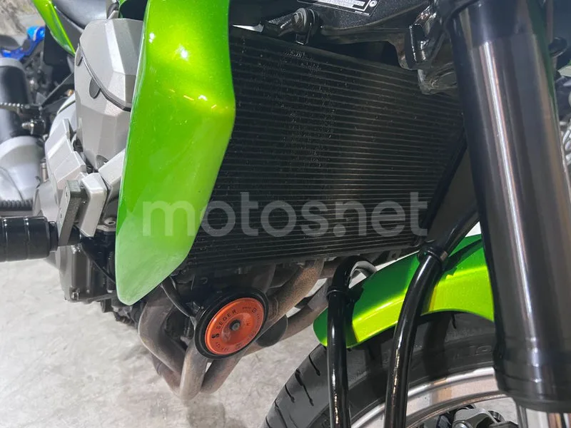 Kawasaki Z750 - Vista 47