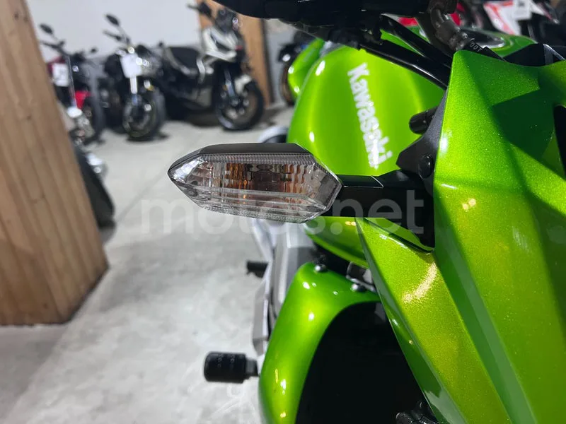 Kawasaki Z750 - Vista 50