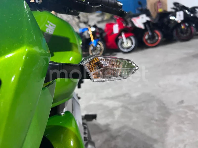 Kawasaki Z750 - Vista 51