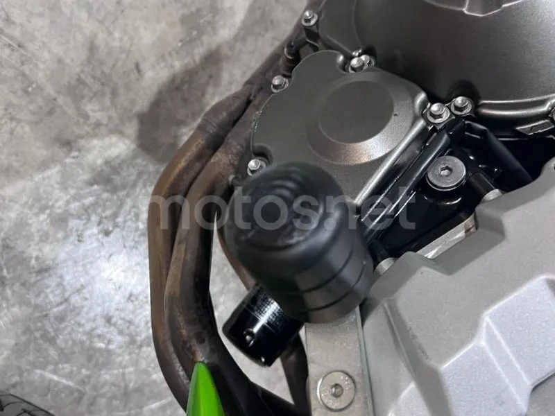 Kawasaki Z750 - Vista 53
