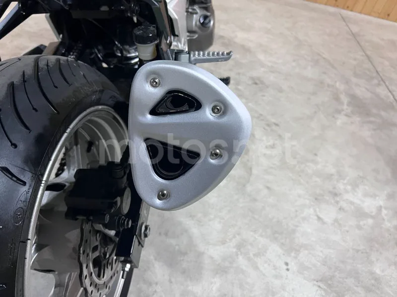 Kawasaki Z750 - Vista 56