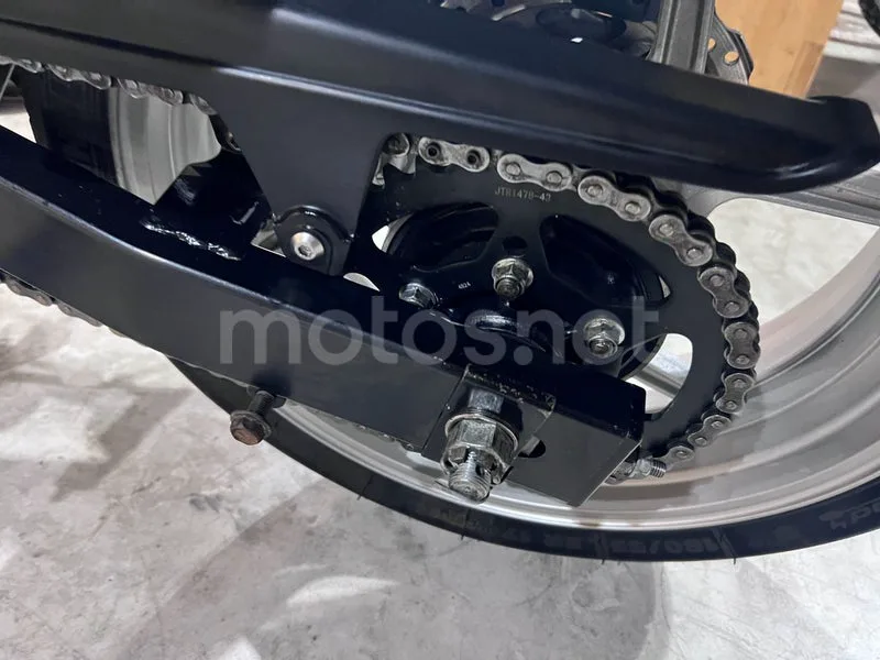 Kawasaki Z750 - Vista 58