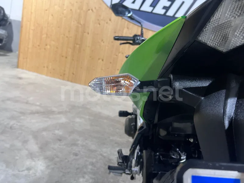 Kawasaki Z750 - Vista 7