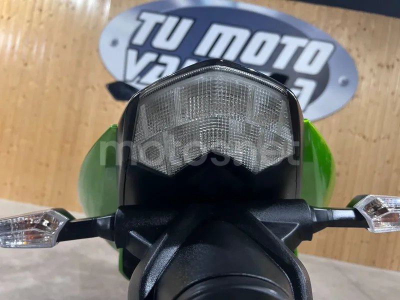 Kawasaki Z750 - Vista 9