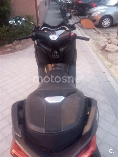 Yamaha XMAX 300 - Vista 5