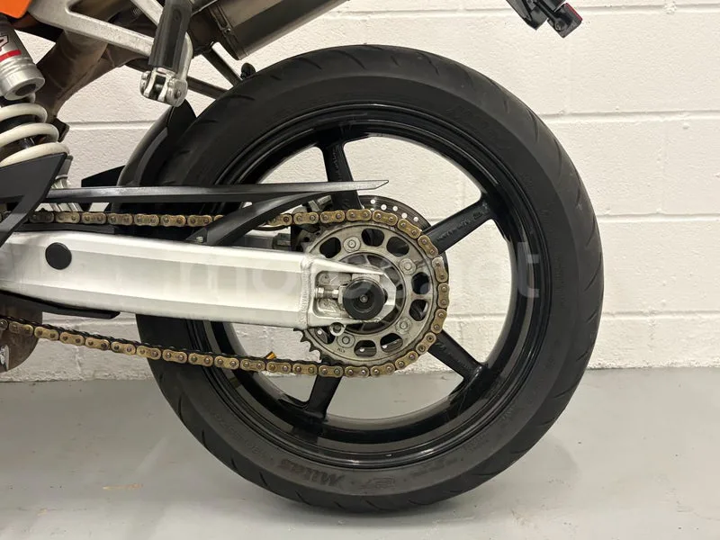 KTM 990 Super Duke - Vista 13