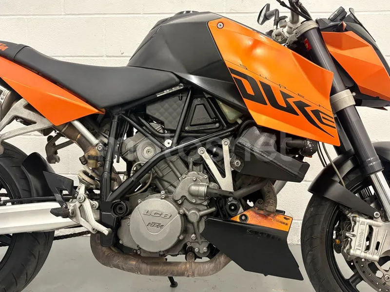 KTM 990 Super Duke - Vista 14