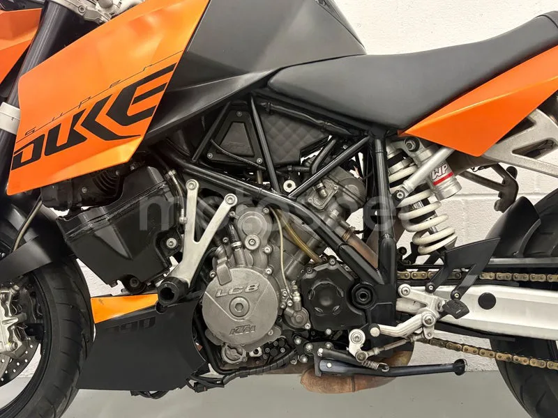 KTM 990 Super Duke - Vista 15