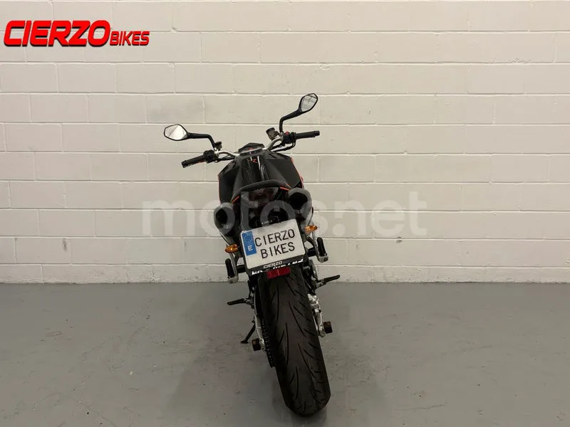 KTM 990 Super Duke - Vista 4