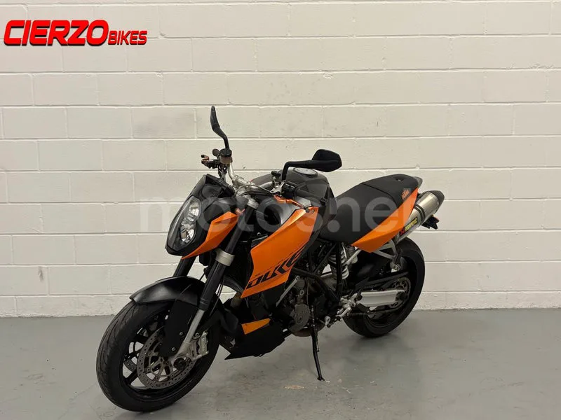 KTM 990 Super Duke - Vista 7