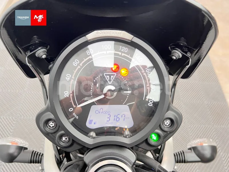 Triumph Speed Twin 900 - Vista 11