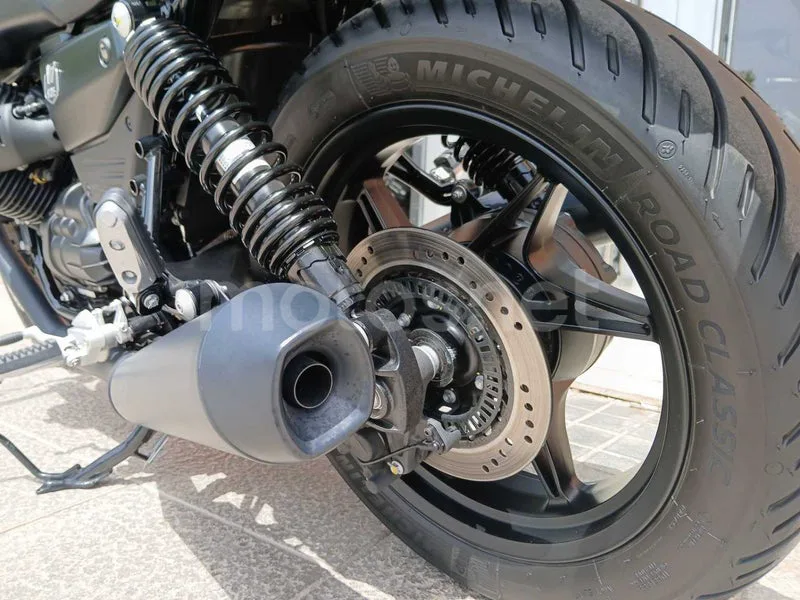 Moto Guzzi V7 - Vista 16