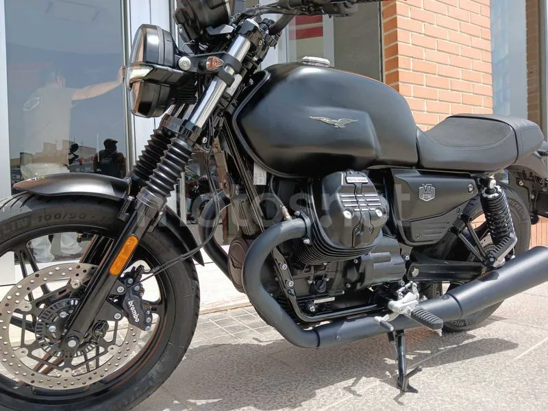 Moto Guzzi V7 - Vista 15