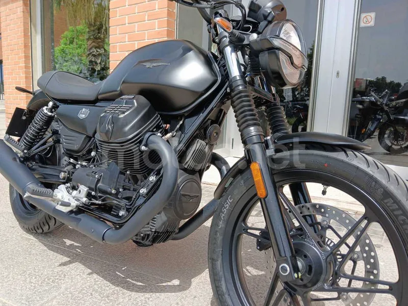 Moto Guzzi V7 - Vista 7