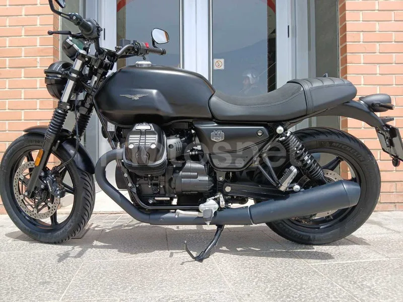 Moto Guzzi V7 - Vista 12