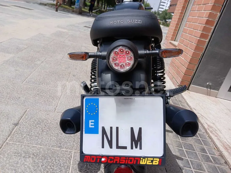 Moto Guzzi V7 - Vista 18
