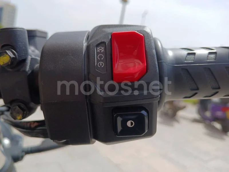 Moto Guzzi V7 - Vista 9