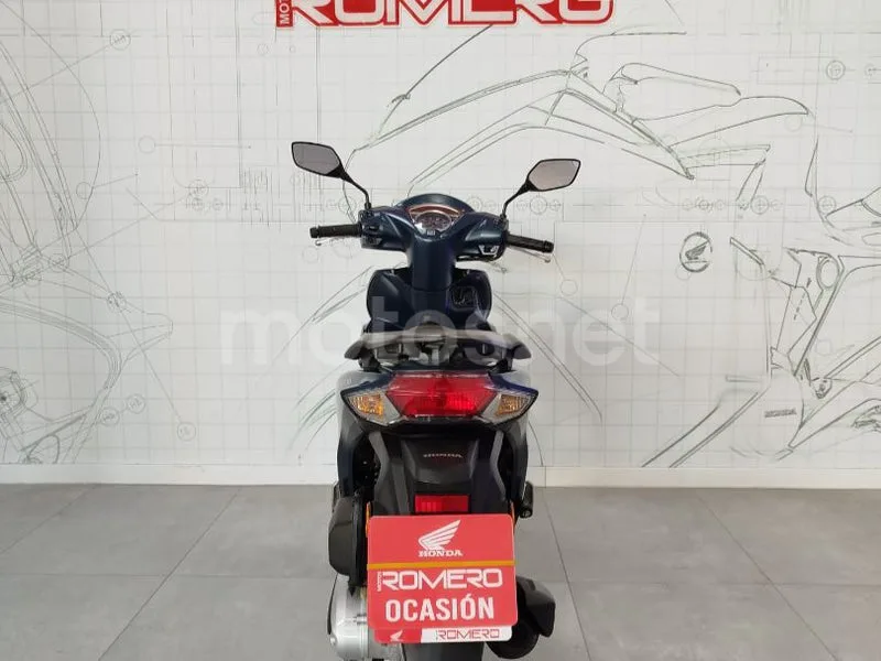 Honda Vision 110 - Vista 6