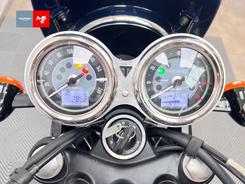 Triumph Bonneville T100 - Vista 10
