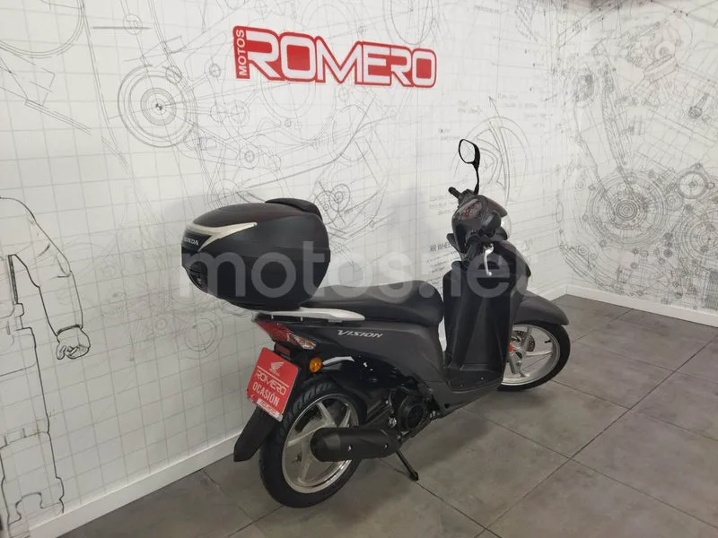 Honda Vision - Vista 4
