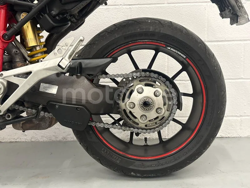 Ducati Hypermotard 1100 S - Vista 12