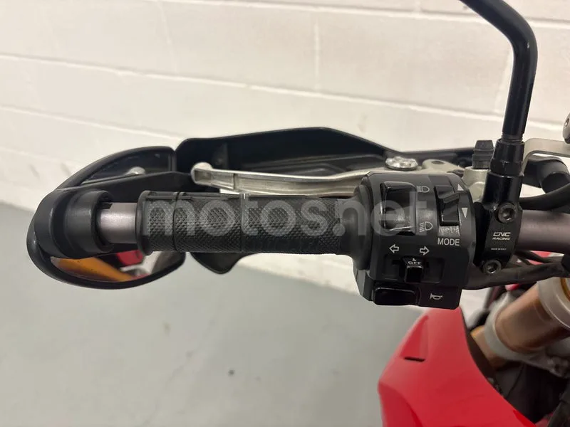 Ducati Hypermotard 1100 S - Vista 21