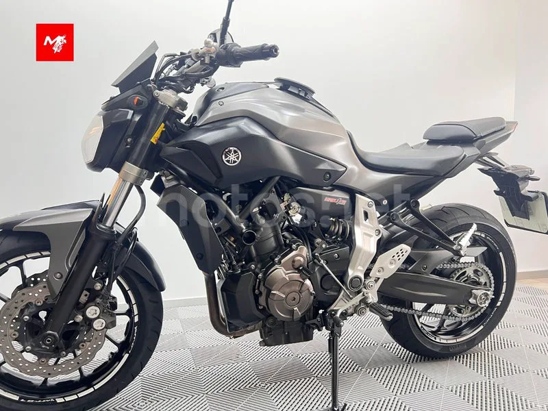 Yamaha MT-07 - Vista 8