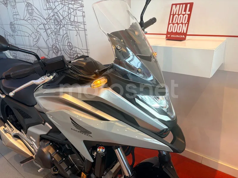 Honda NC750X - Vista 3
