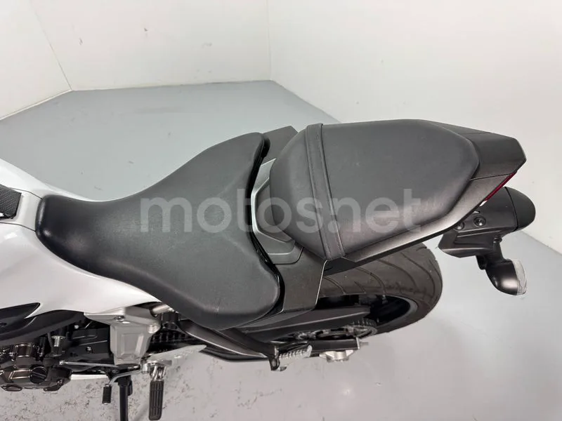 Yamaha MT-07 - Vista 11