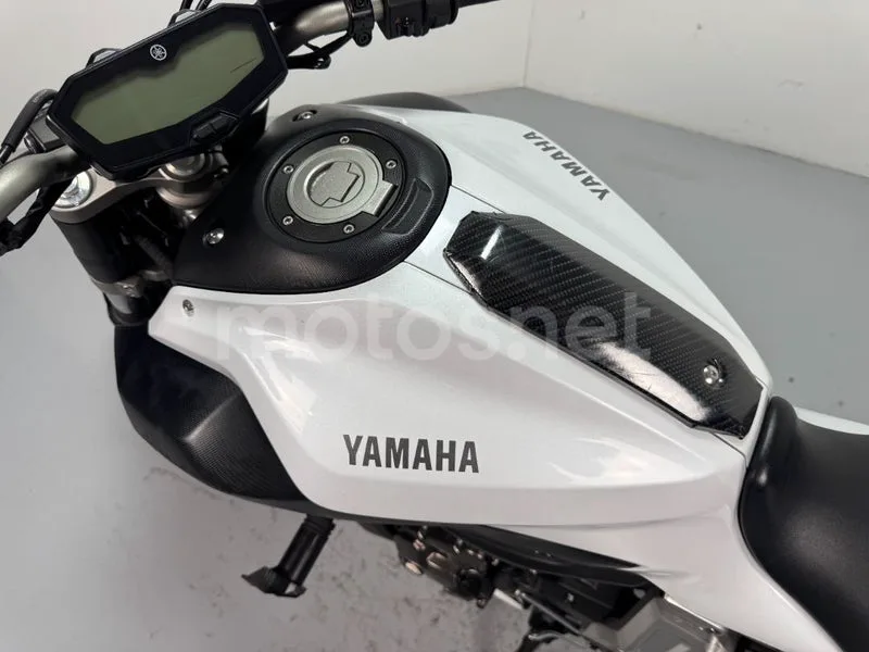 Yamaha MT-07 - Vista 12