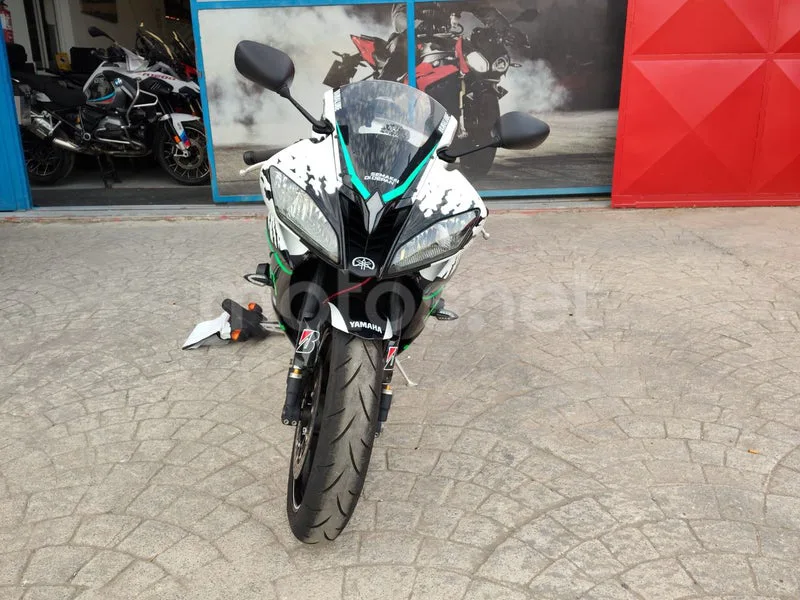 Yamaha YZF-R6 - Vista 15