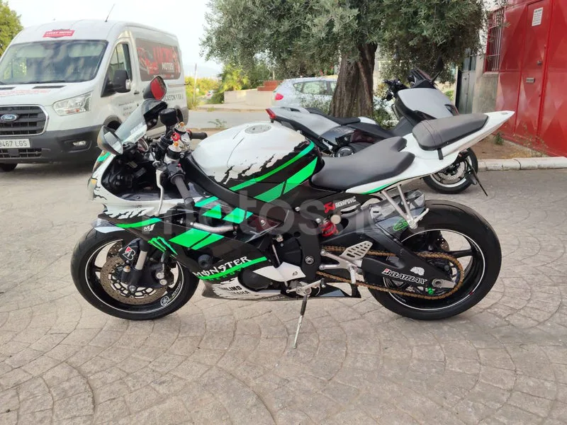 Yamaha YZF-R6 - Vista 16