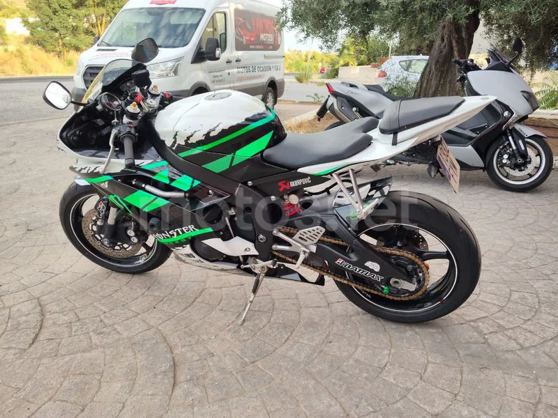 Yamaha YZF-R6 - Vista 17