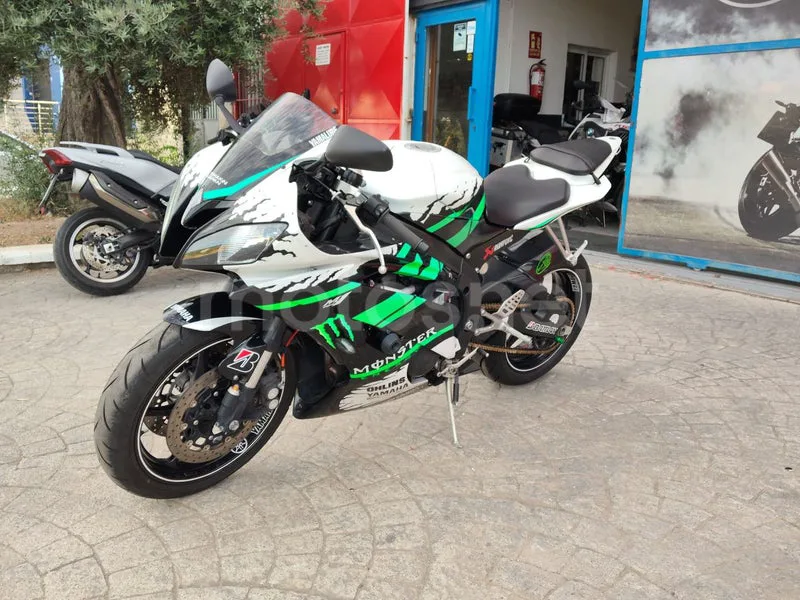 Yamaha YZF-R6 - Vista 18